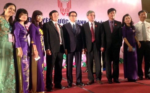 รองนายกรัฐมนตรีหวูดึ๊กดามเข้าร่วมการปช.ใหญ่แข่งขันรักชาติหน่วยงานสาธารณสุข